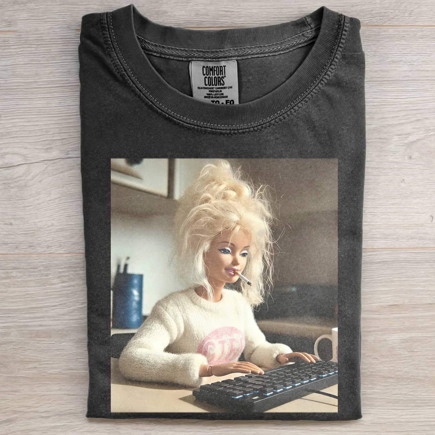 FACE DOLL GIRL FUNNY MEME T-SHIRT