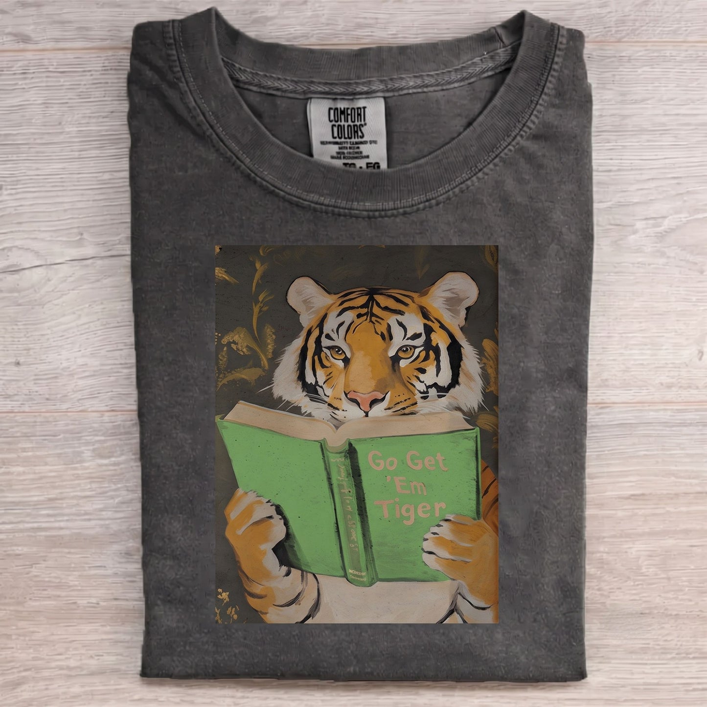Motivational Tiger Reading Unisex Kids Washed T-shirt
