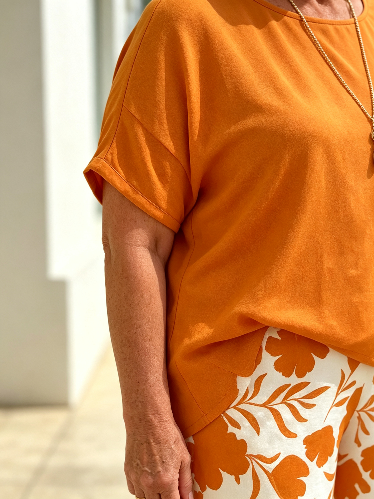Elegant Two‐Piece Casual Suit for Women, Loose Solid Short Sleeve Top and High Waist Floral Printed Wide Leg Pants, Comfortable Relaxed Fit Co‐Ord Outfit, Fashionable Loungewear for Summer Daily Holiday Occasions