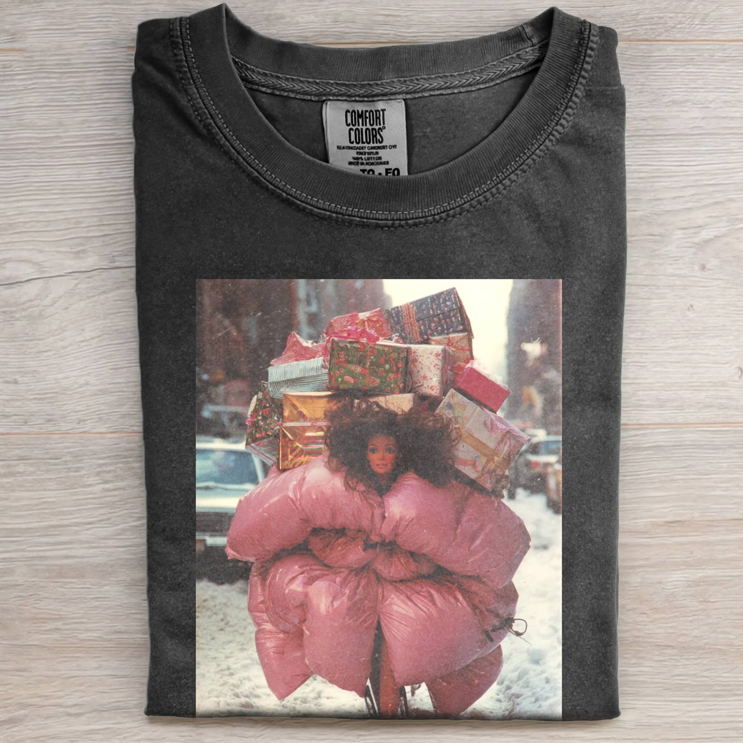DOLL FACE CARRYING GIFTS VINTAGE TEE
