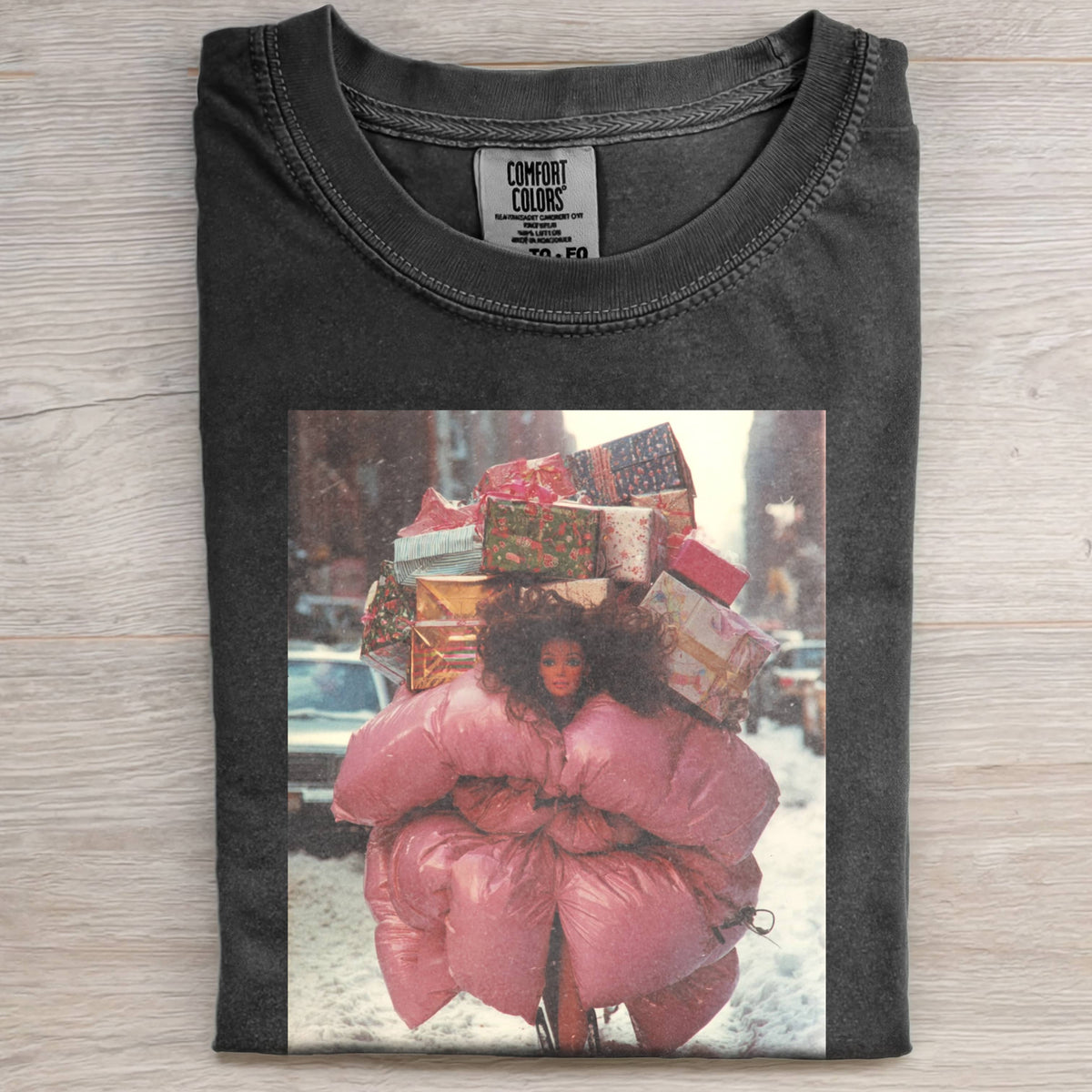 DOLL FACE CARRYING GIFTS VINTAGE TEE