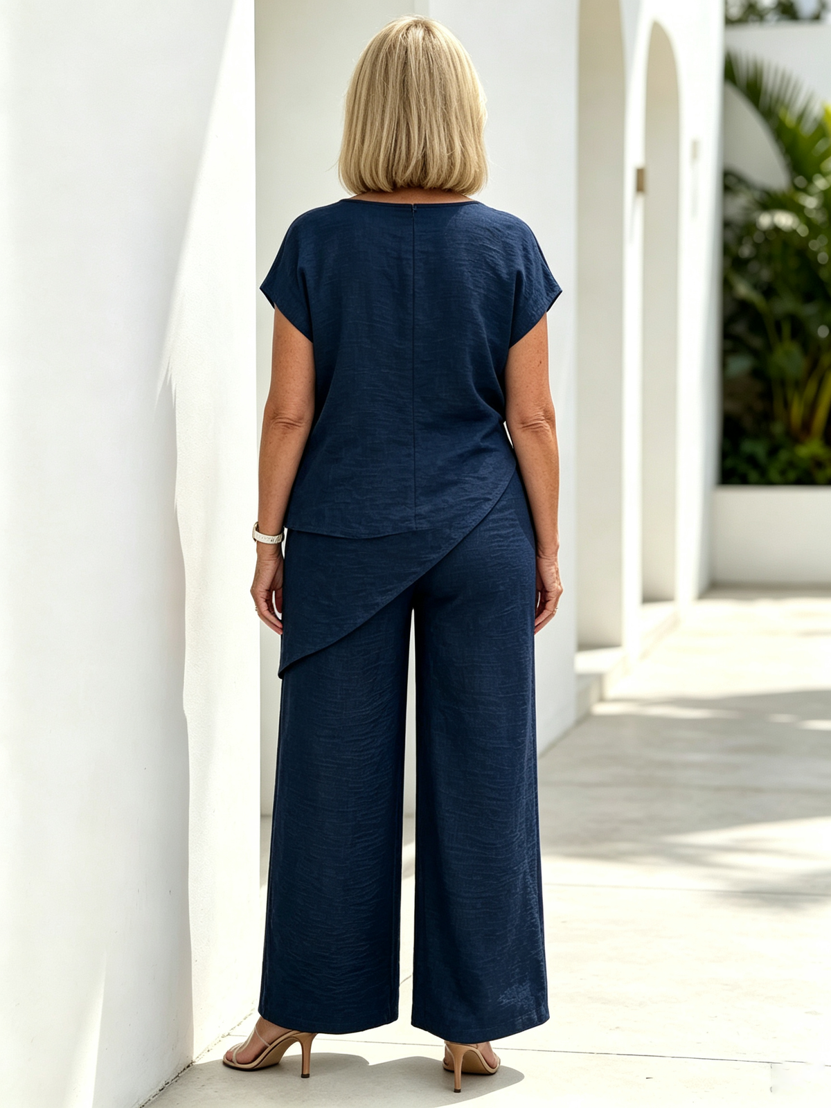 Casual Solid Color Asymmetrical Hem Top in Stock