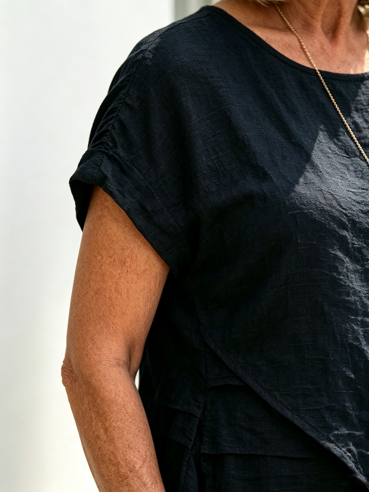 Casual Solid Color Asymmetrical Hem Top in Stock