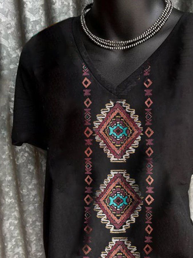 V-Neck Ethnic Geometric Print T-Shirt