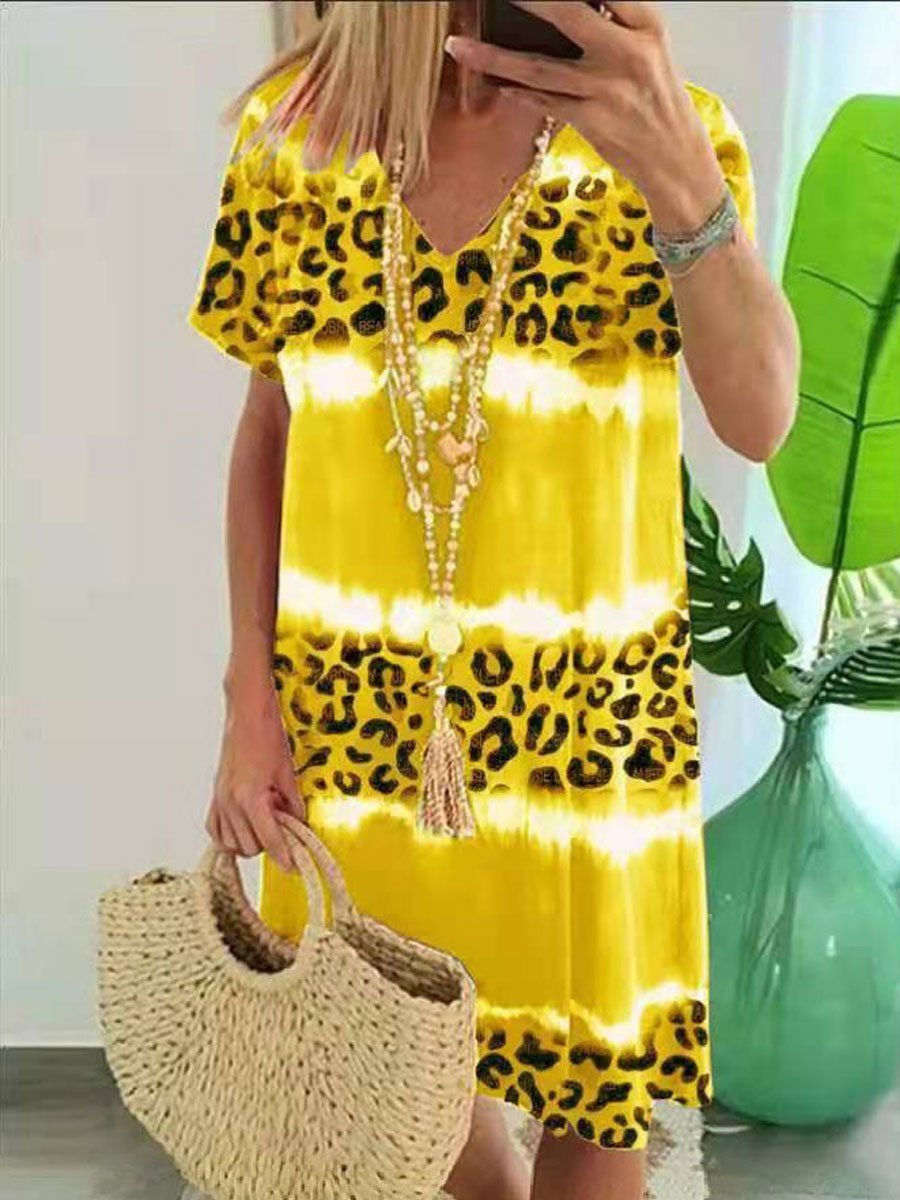 V-neck printed short-sleeved dress
