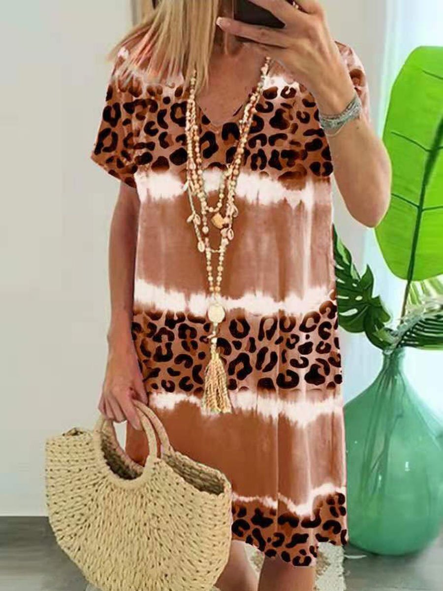 V-neck printed short-sleeved dress